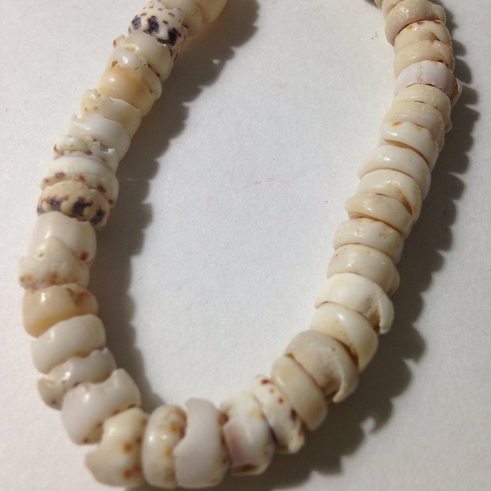 Shell / Shell Like Bracelet - Picture 3 of 5